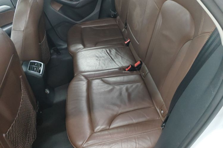 Audi Q3 2017 car image #17