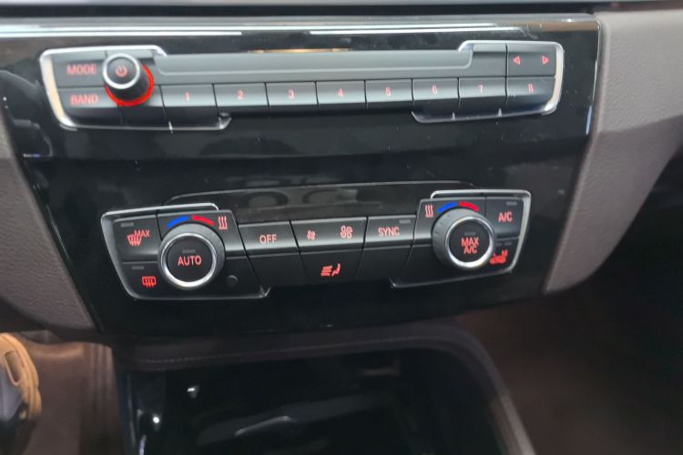 BMW X1 New Energy 2019 #17 BMW X1 New Energy 2019 car image #17