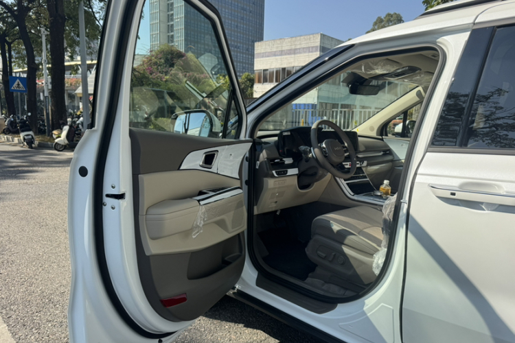 Kia Carnival 2025 immagine di auto #17