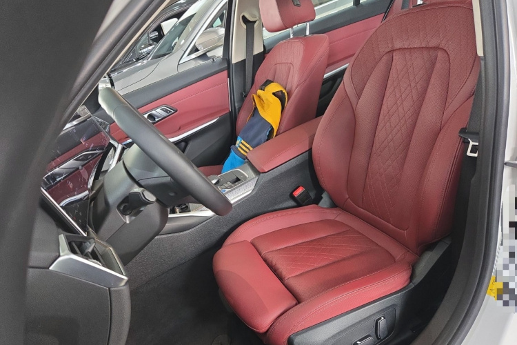 BMW i3 2024 car image #17