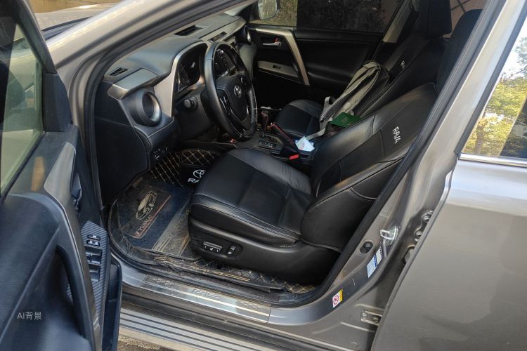 Toyota RAV4 2016 car image #17