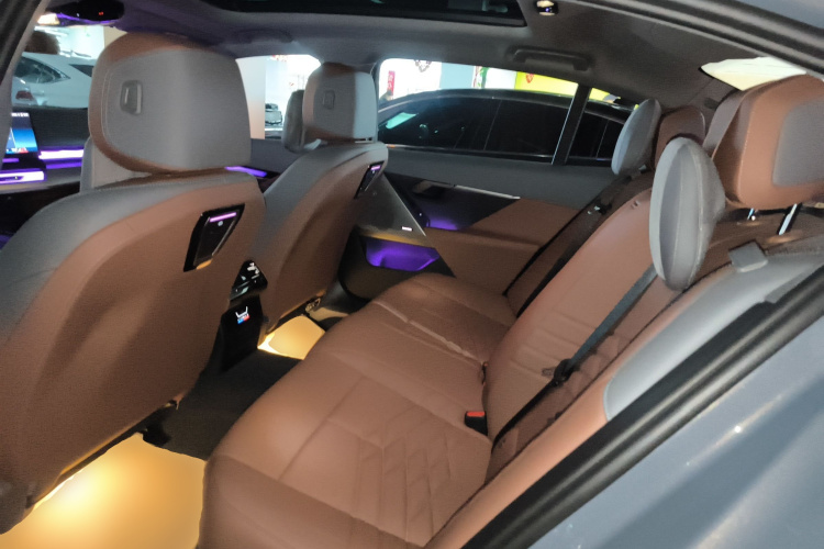 BMW i5 2025 #17 BMW i5 2025 car image #17