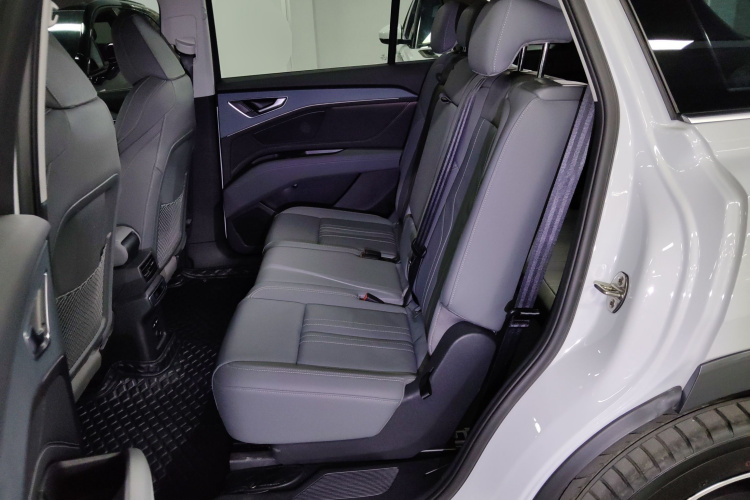 Audi Q5 e-tron 2023 #17 Audi Q5 e-tron 2023 immagine di auto #17