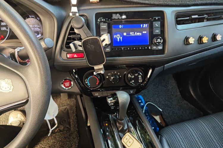 Honda VEZEL 2018 #17 Honda VEZEL 2018 изображение автомобиля #17