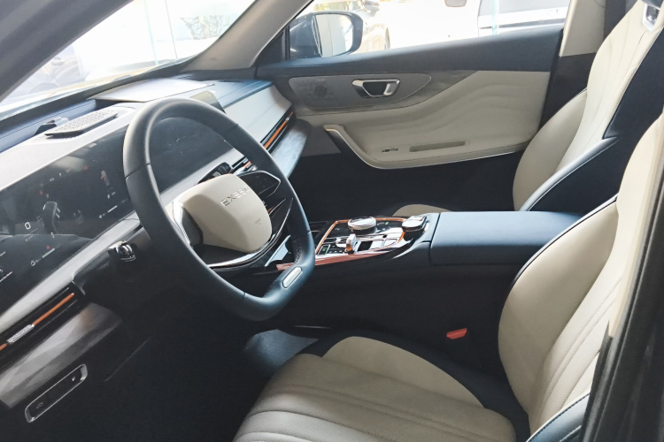 Exceed Chasing Wind C-DM 2023 #17 Exceed Chasing Wind C-DM 2023 car image #17