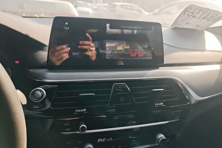 BMW 5 Series (Imported) 2018 #17 BMW 5 Series (Imported) 2018 car image #17