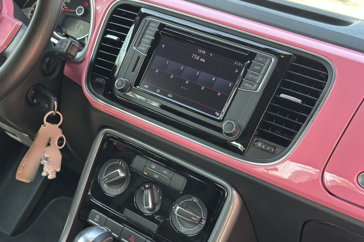 Volkswagen Beetle 2019 #17 Volkswagen Beetle 2019 car image #17