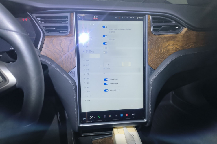 Tesla Model S 2020 car image #17