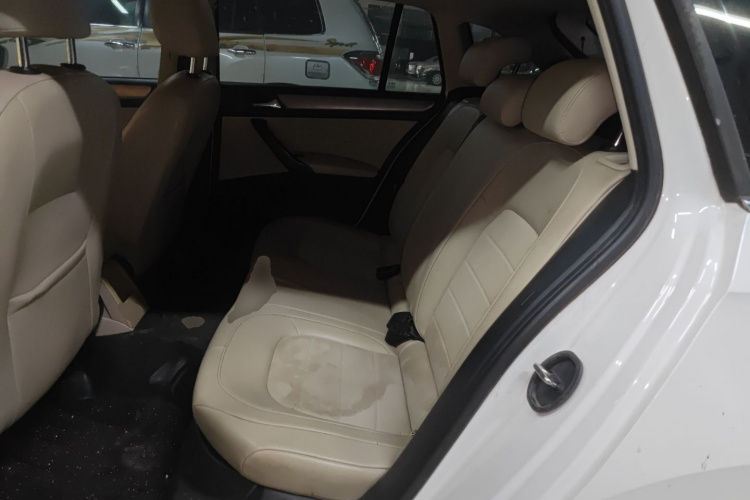 Skoda Rapid Spaceback 2016 car image #17