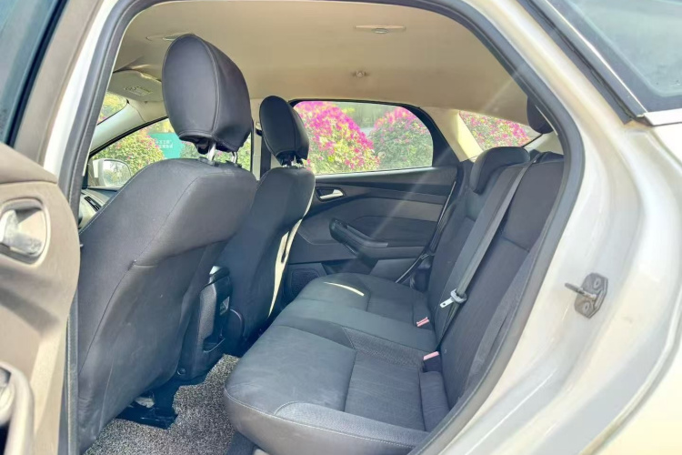 Ford Focus 2015 #17 Ford Focus 2015 immagine di auto #17