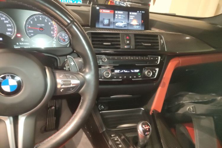 BMW M4 2018 car image #17