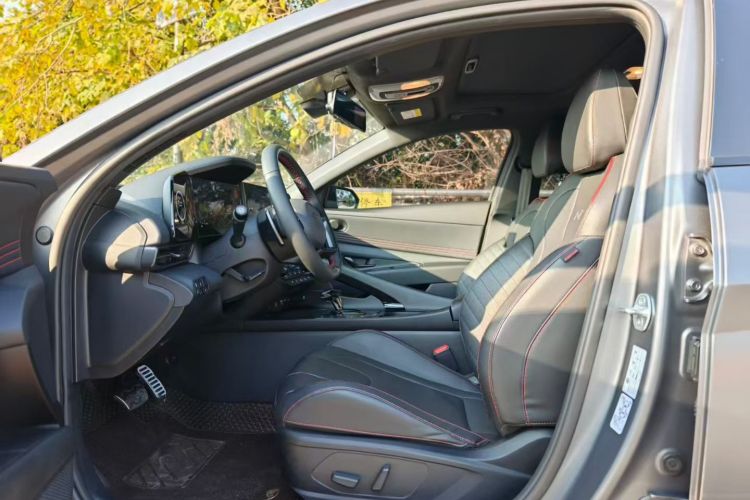 Hyundai Elantra 2023 car image #17