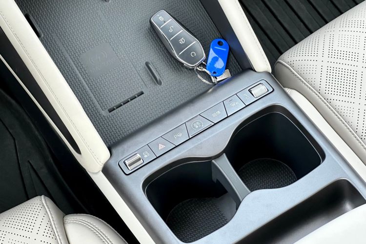 BYD YuanUP 2025 #17 BYD YuanUP 2025 car image #17