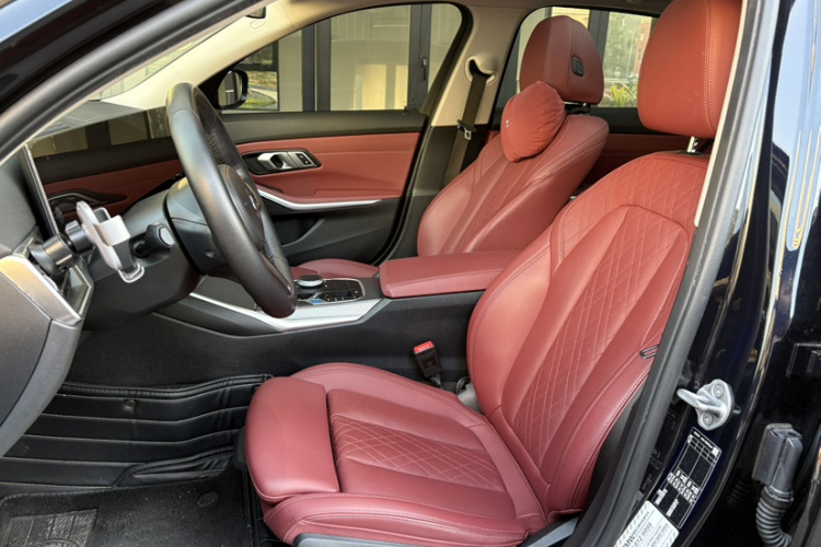 BMW i3 2023 car image #17