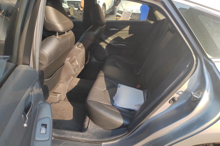 Toyota Avalon 2019 car image #17