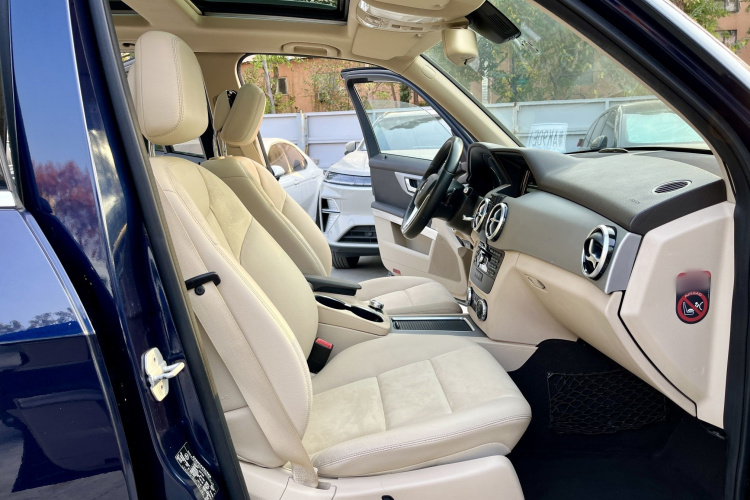 Mercedes-Benz GLK Class 2015 car image #17