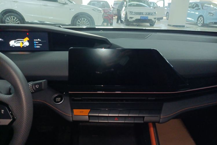 Changan UNI-V 2023 car image #17