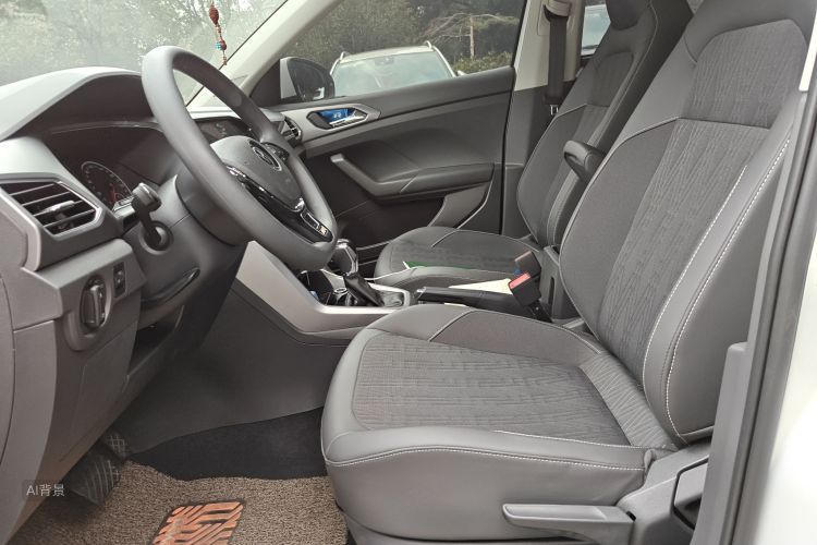 Volkswagen T-Cross 2021 #17 Volkswagen T-Cross 2021 car image #17