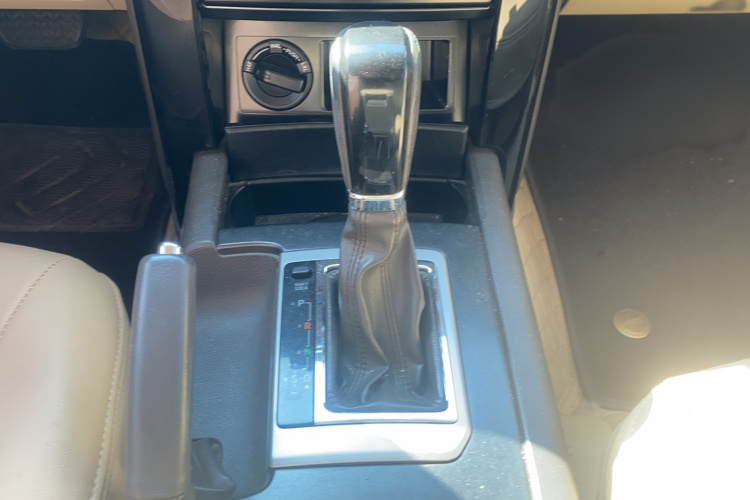Toyota Land Cruiser Prado 2015 car image #17