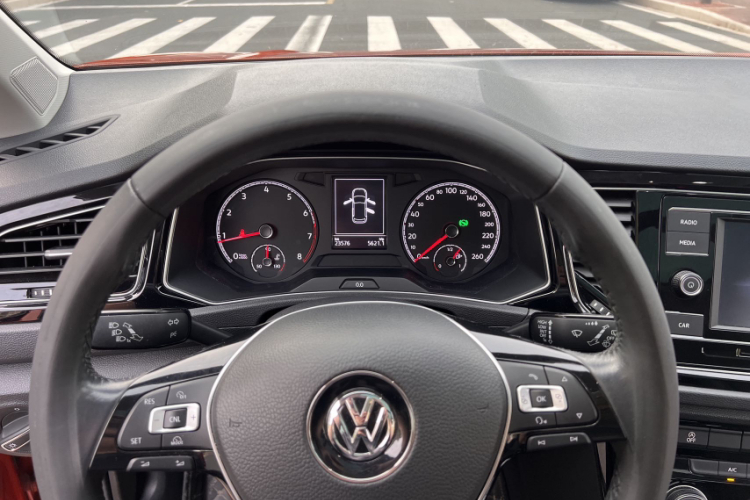 T-Roc 2018 car image #17