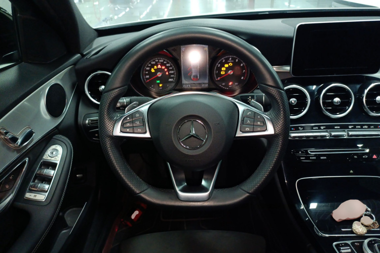 Mercedes-Benz C Class 2018 car image #17