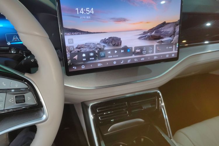 BYD Tang New Energy 2023 #17 BYD Tang New Energy 2023 car image #17