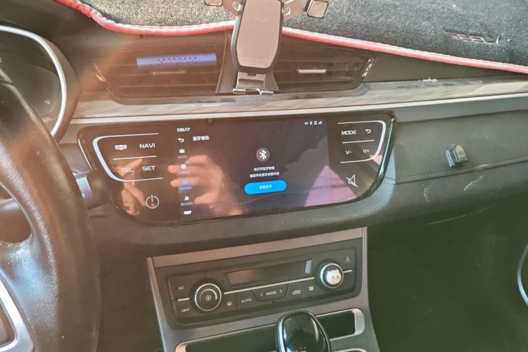 GEELY Emgrand 2019 car image #17