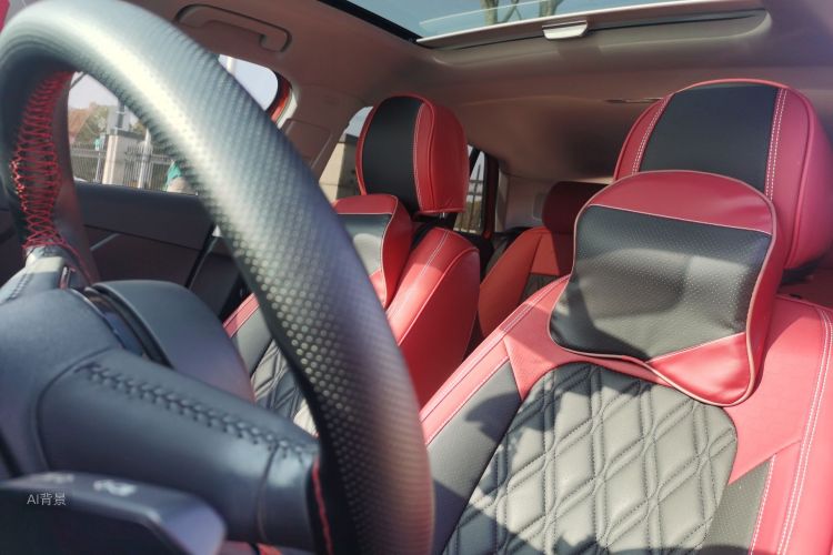 Audi Q2L 2020 car image #17