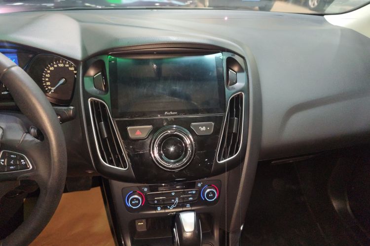 Ford Focus 2016 image de voiture #17