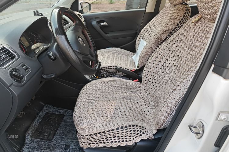 Polo 2015 car image #17