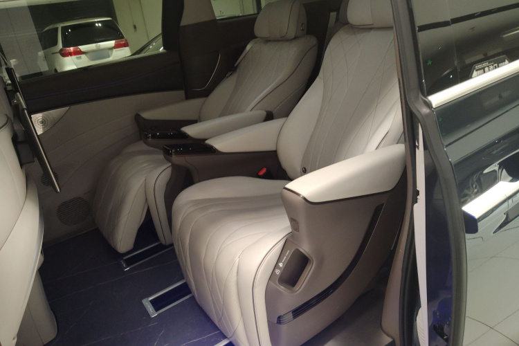 腾势 腾势D9 2023 汽车图片 #17