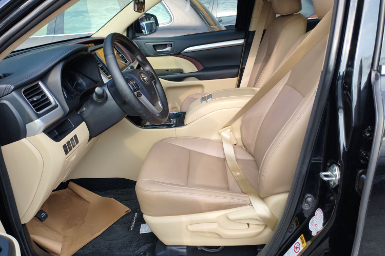 Toyota Highlander 2017 car image #17