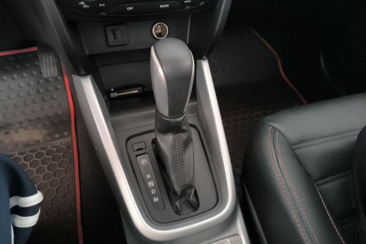 Suzuki Vitara 2016 image de voiture #17