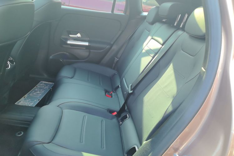 Mercedes-Benz EQA Class 2023 صورة سيارة #17