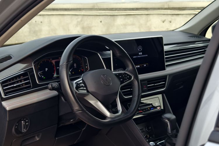 Volkswagen Tiguan X 2023 #17 Volkswagen Tiguan X 2023 car image #17