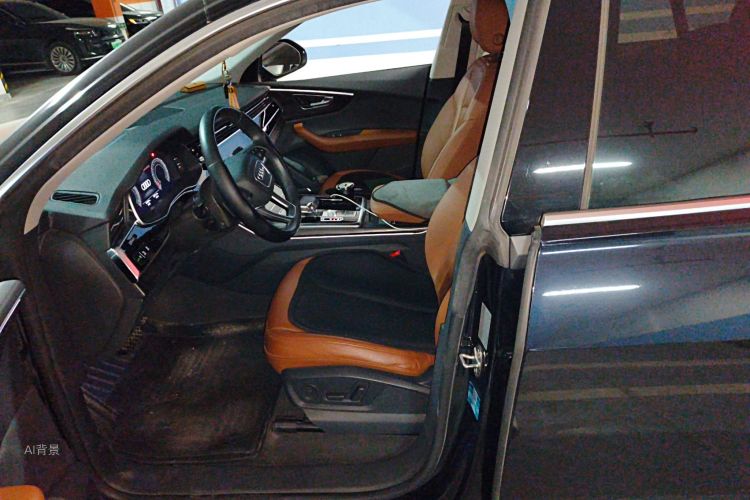 Audi Q8 2021 car image #17