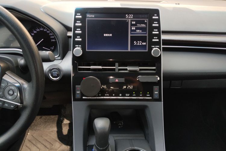 Toyota Avalon 2021 car image #17