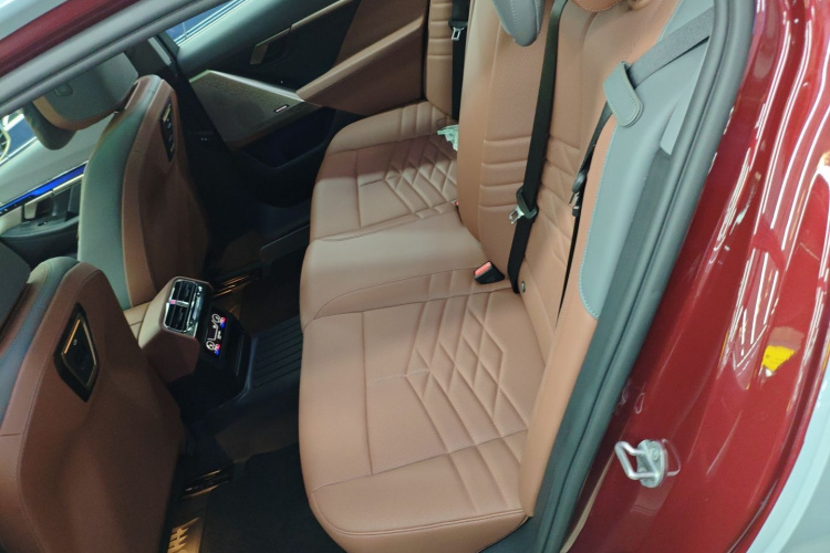 BMW i5 2024 immagine di auto #17