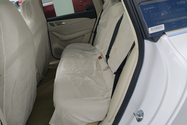 Forthing S7 2025 immagine di auto #17