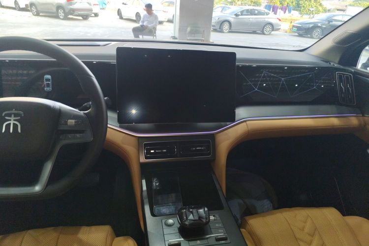 BYD SongL DM-i 2025 #17 BYD SongL DM-i 2025 car image #17