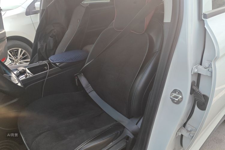 Livan Maple 60S 2022 изображение автомобиля #17