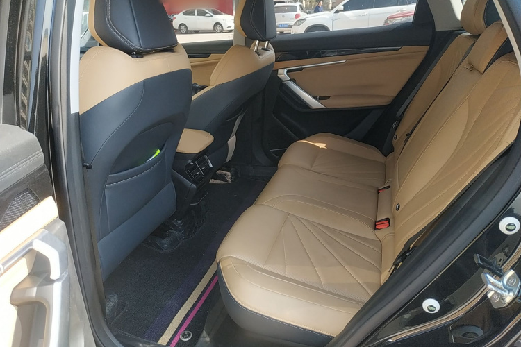 GEELY Boyue L 2023 car image #17