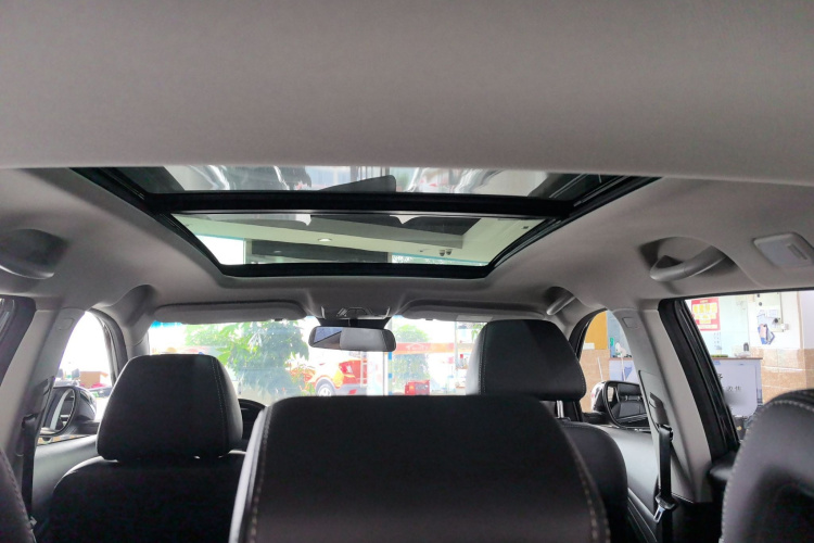 X70M 2021 car image #17