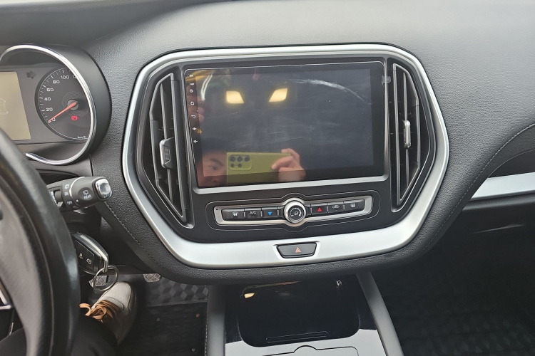X70M 2020 car image #17