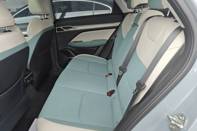 GEELY Emgrand L HiP 2023 #17 GEELY Emgrand L HiP 2023 car image #17