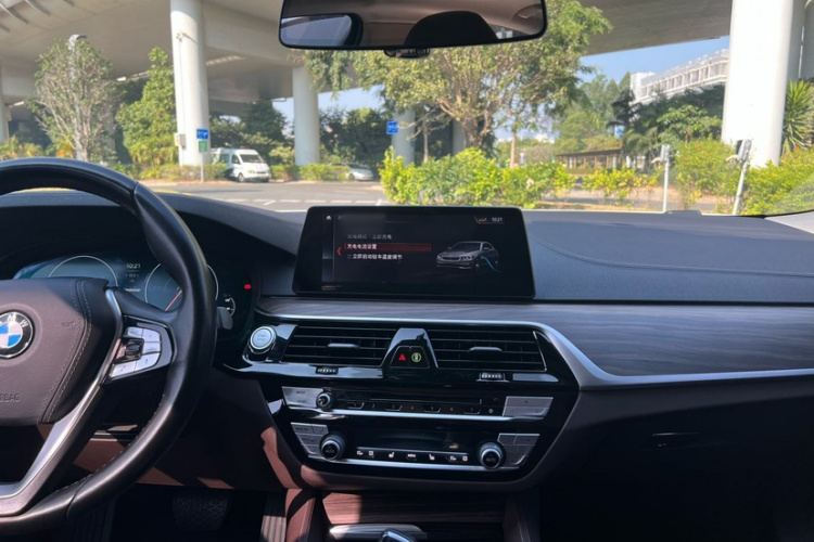 BMW 5 Series New Energy 2019 #17 BMW 5 Series New Energy 2019 car image #17