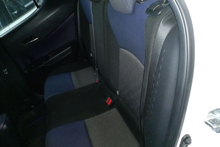 Toyota C-HR EV 2021 изображение автомобиля #17