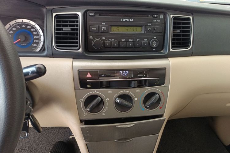 Toyota Corolla (Classic) 2015 изображение автомобиля #17