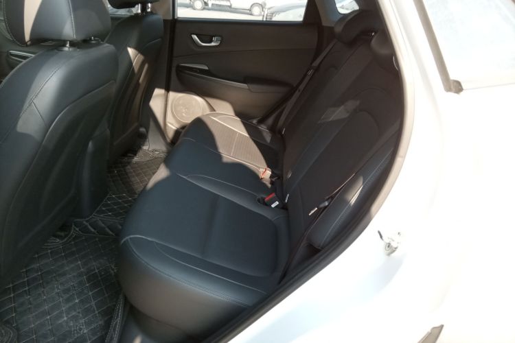 Hyundai Kona EV 2021 car image #17