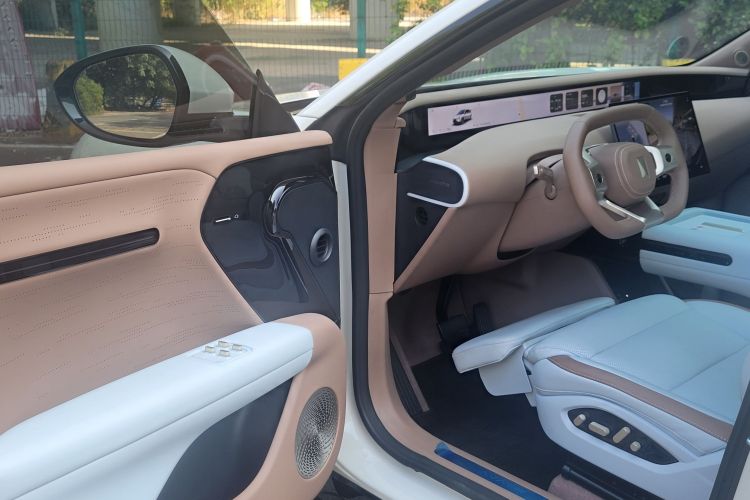 Avatr 07 2025 car image #17